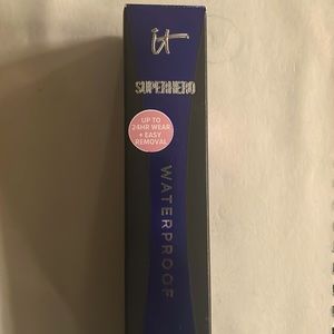 It cosmetics full size waterproof superhero Mascara